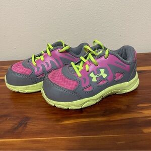 Under Armour tennis shoes baby size 6 pink & green cl